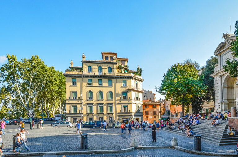 piazza trilussa a trastevere